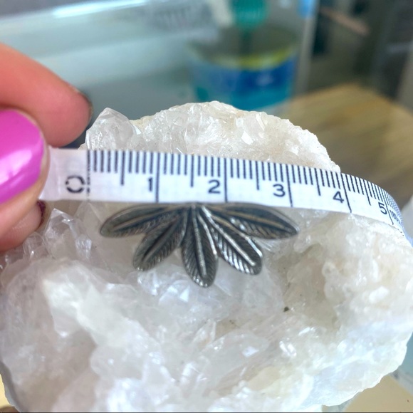 Leaf Earrings - Picture 4 of 4